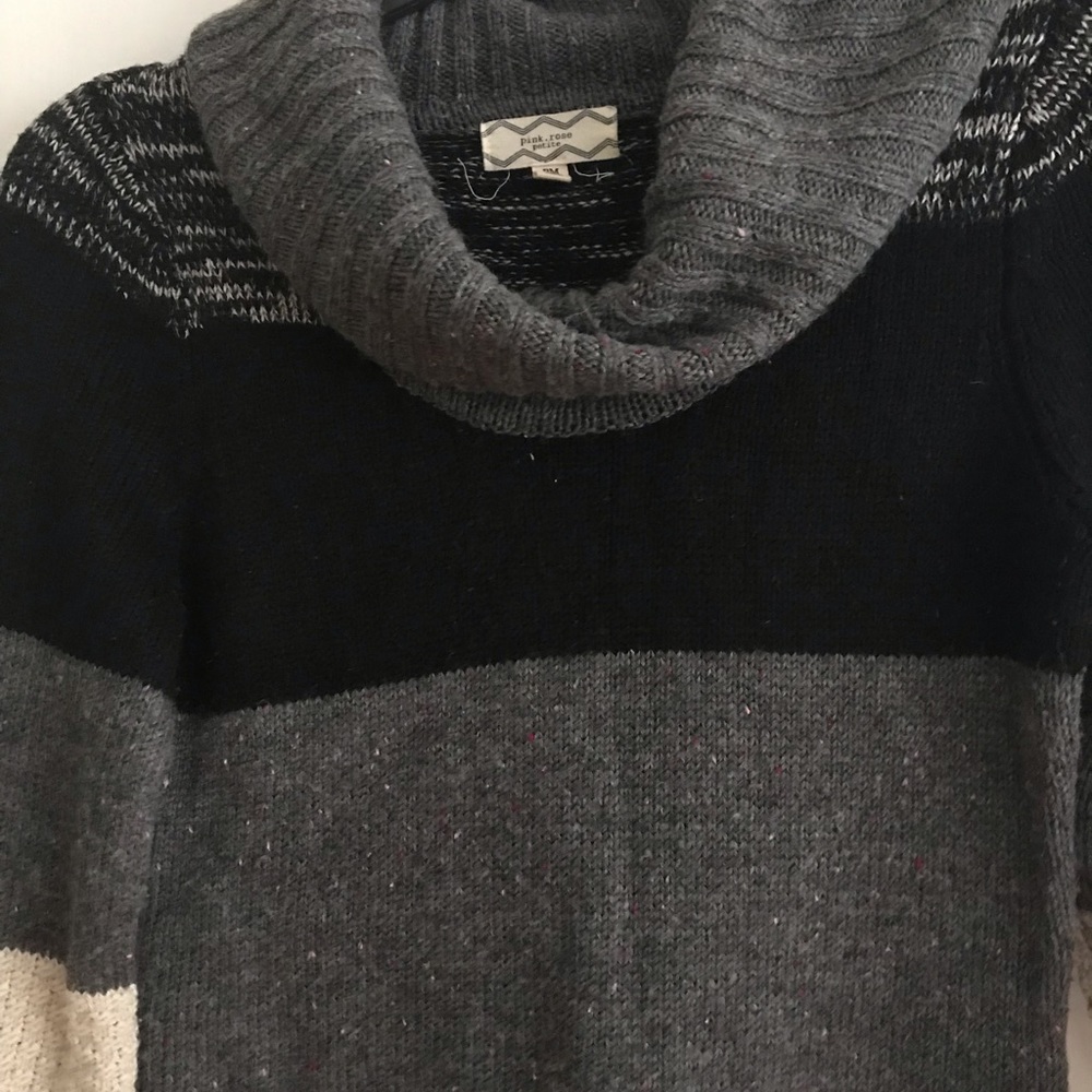 Stripped & cozy sweater dress